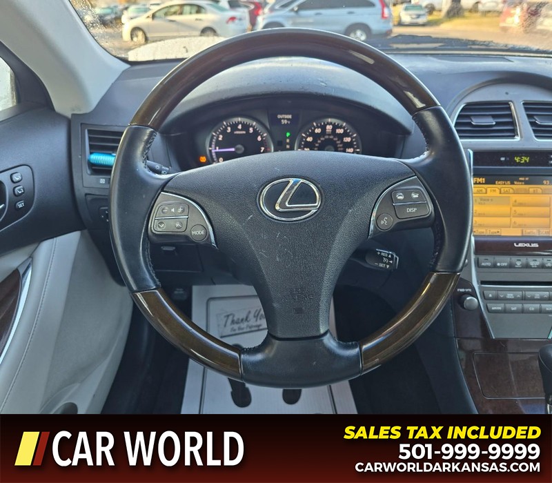 Lexus ES 350 Vehicle Full-screen Gallery Image 14