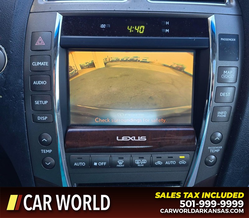 Lexus ES 350 Vehicle Full-screen Gallery Image 18