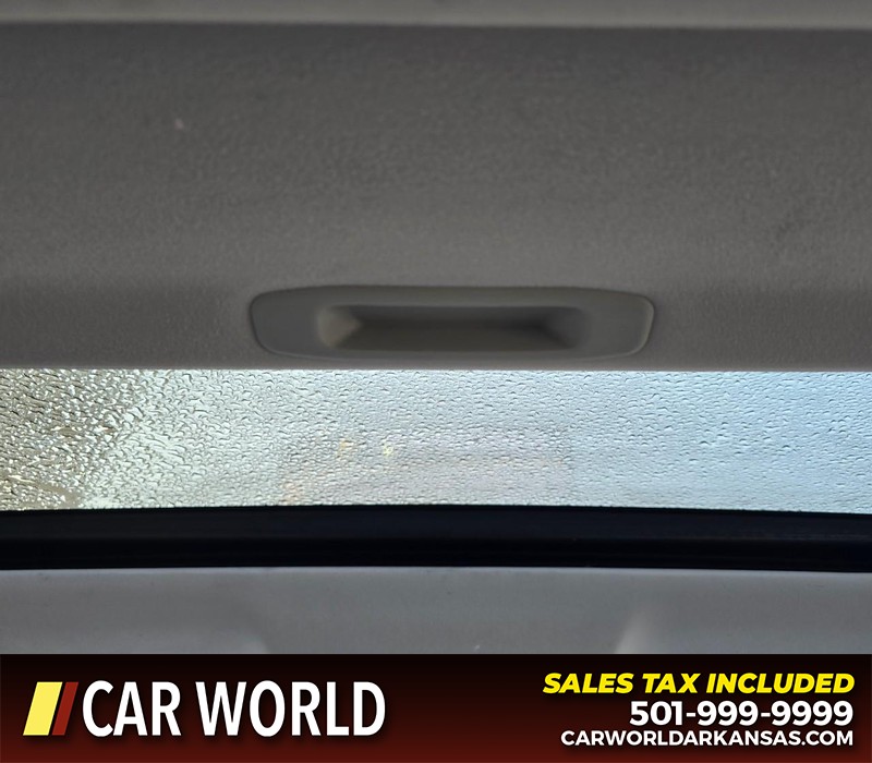 Lexus ES 350 Vehicle Full-screen Gallery Image 19