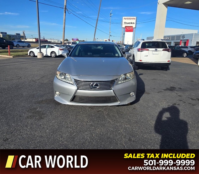 Lexus ES 350 Vehicle Full-screen Gallery Image 2