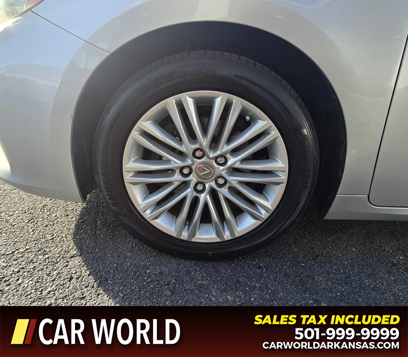 Lexus ES 350 Vehicle Full-screen Gallery Image 6