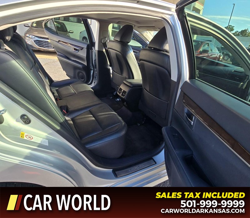 Lexus ES 350 Vehicle Full-screen Gallery Image 12