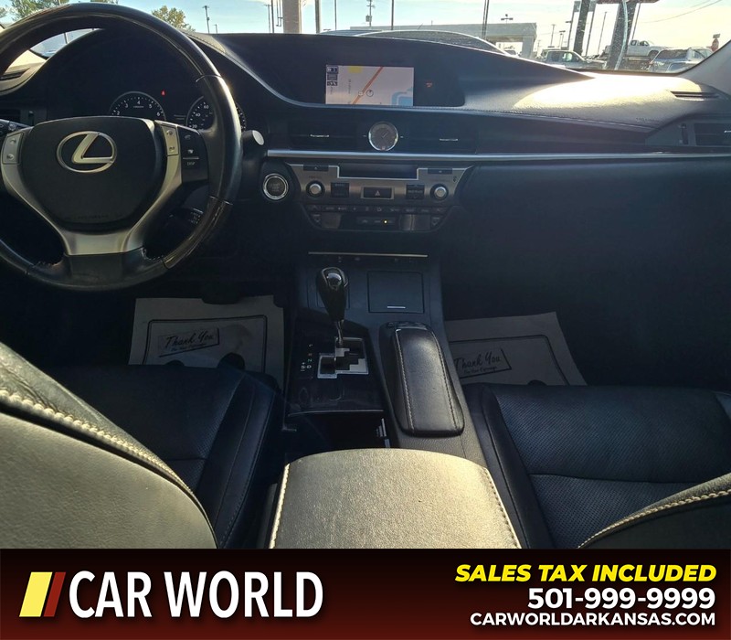 Lexus ES 350 Vehicle Full-screen Gallery Image 17