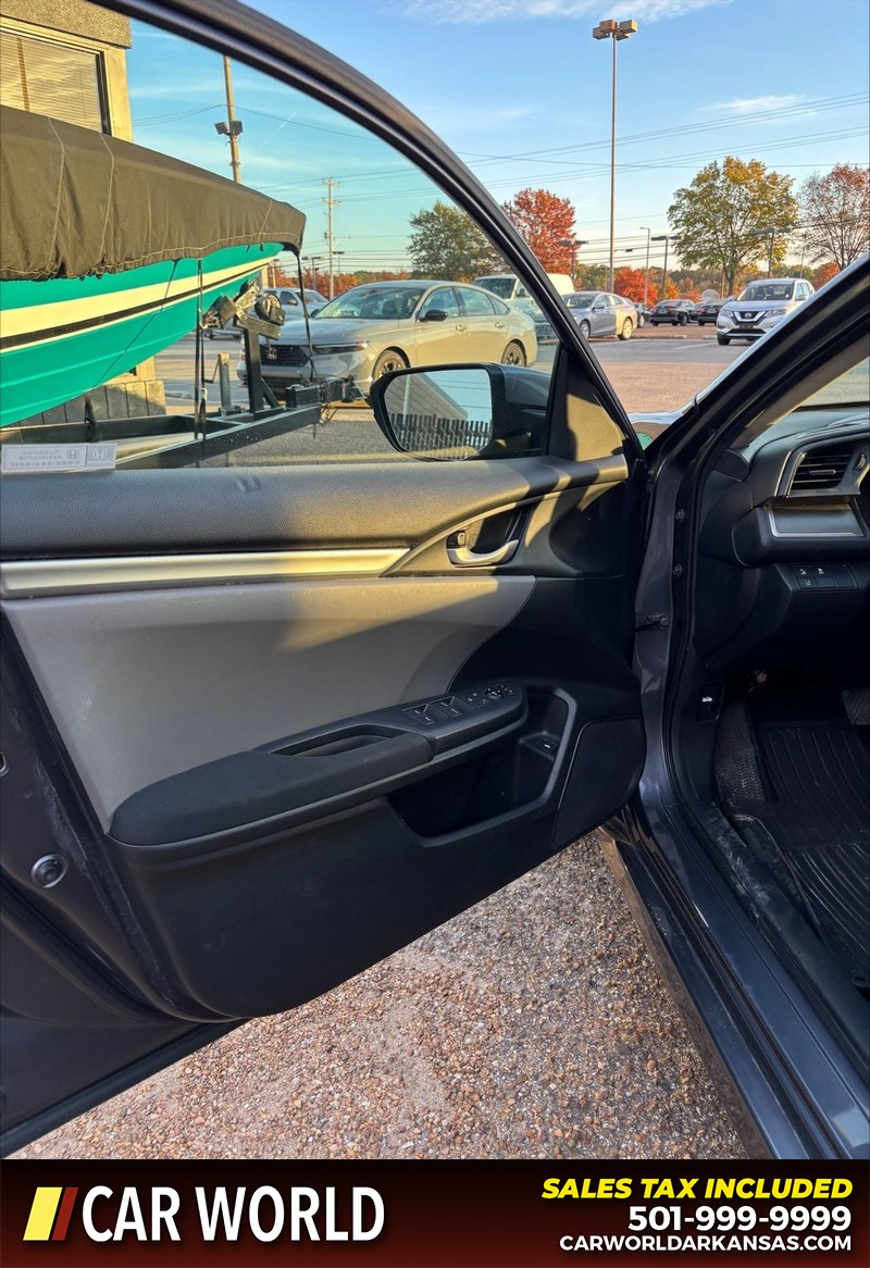 Honda Civic Sedan Vehicle Full-screen Gallery Image 12