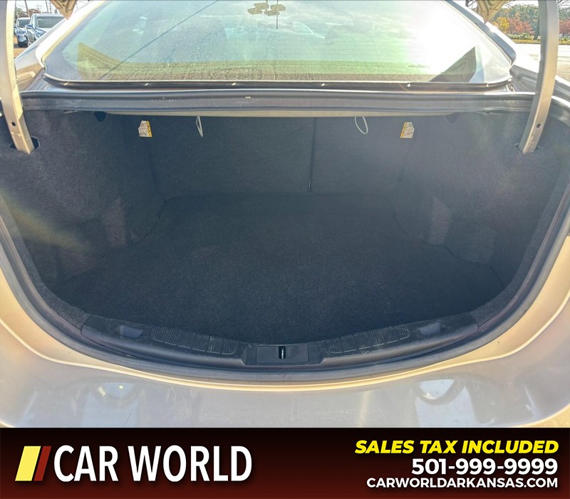 Ford Fusion Vehicle Full-screen Gallery Image 6