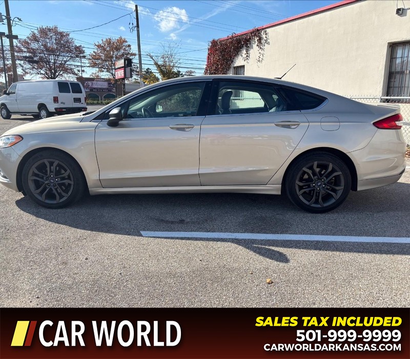 Ford Fusion Vehicle Full-screen Gallery Image 8