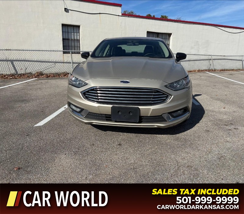 Ford Fusion Vehicle Full-screen Gallery Image 10