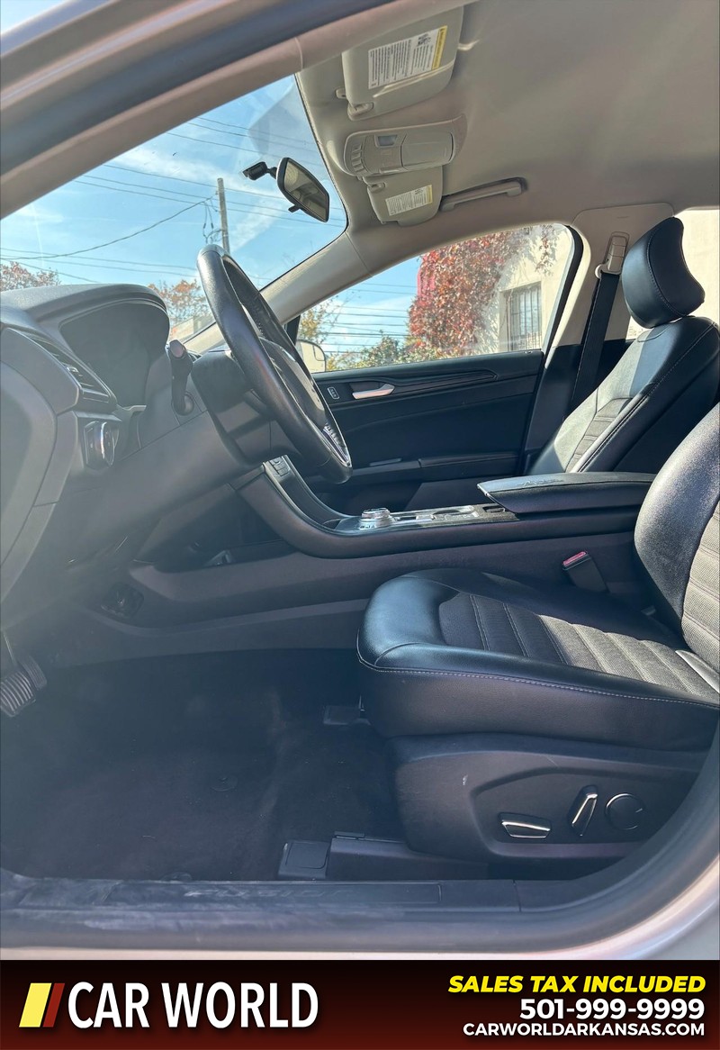 Ford Fusion Vehicle Full-screen Gallery Image 13