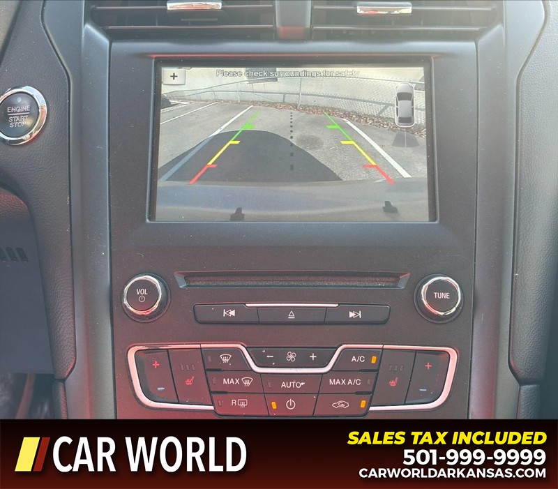 Ford Fusion Vehicle Full-screen Gallery Image 18