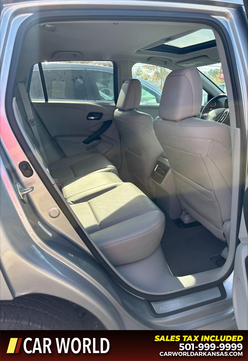 Acura RDX Vehicle Full-screen Gallery Image 15