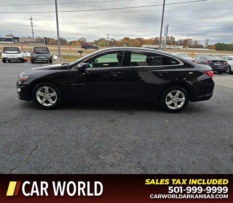 Chevrolet Malibu Vehicle Full-screen Gallery Image 4