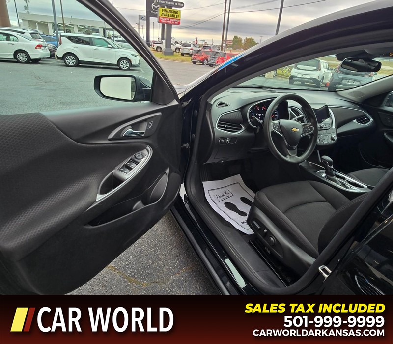 Chevrolet Malibu Vehicle Full-screen Gallery Image 7