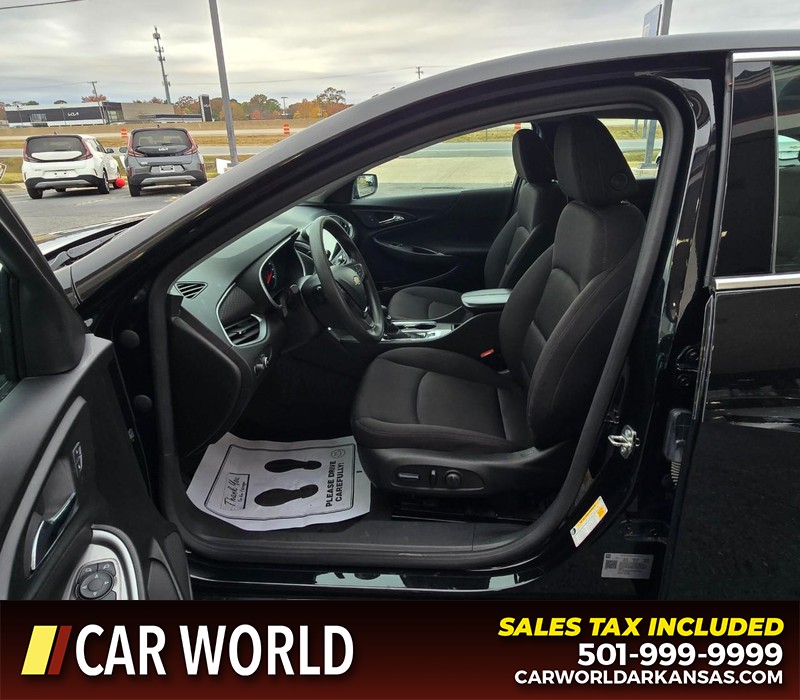 Chevrolet Malibu Vehicle Full-screen Gallery Image 8