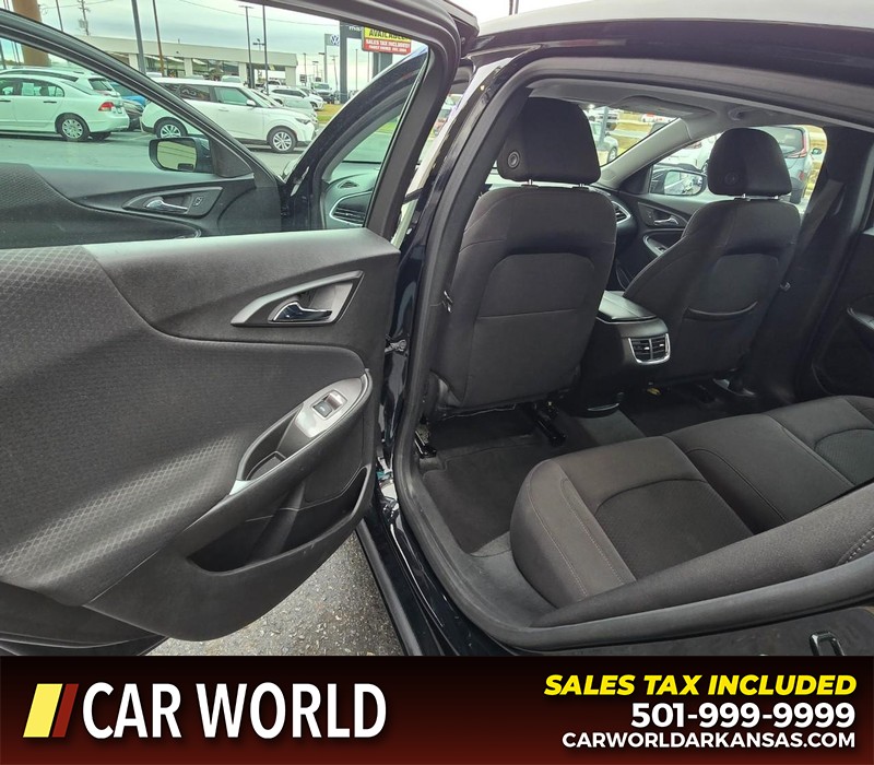 Chevrolet Malibu Vehicle Full-screen Gallery Image 9