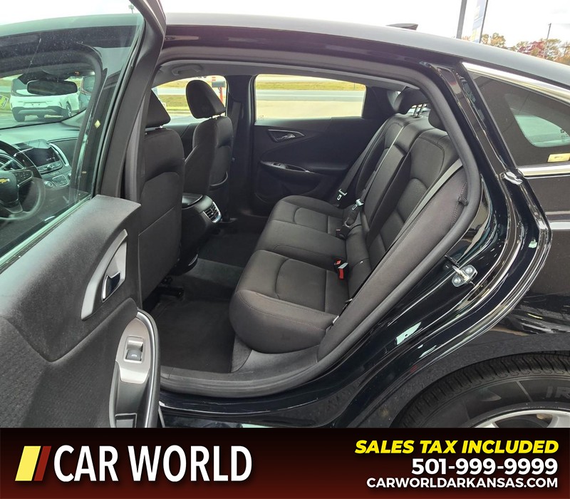 Chevrolet Malibu Vehicle Full-screen Gallery Image 10