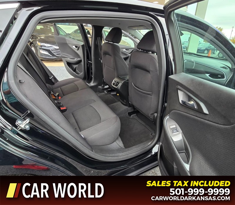 Chevrolet Malibu Vehicle Full-screen Gallery Image 12