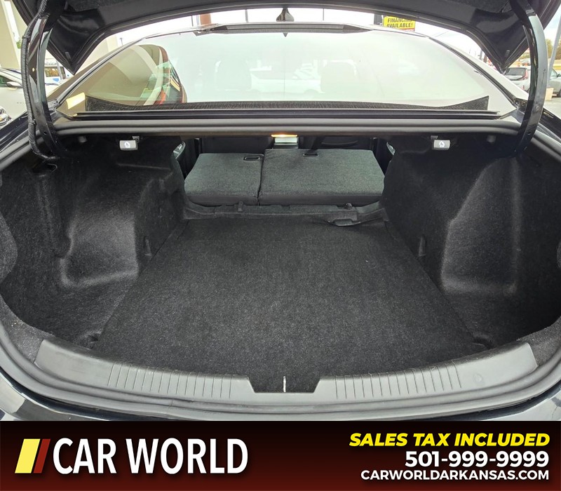 Chevrolet Malibu Vehicle Full-screen Gallery Image 14