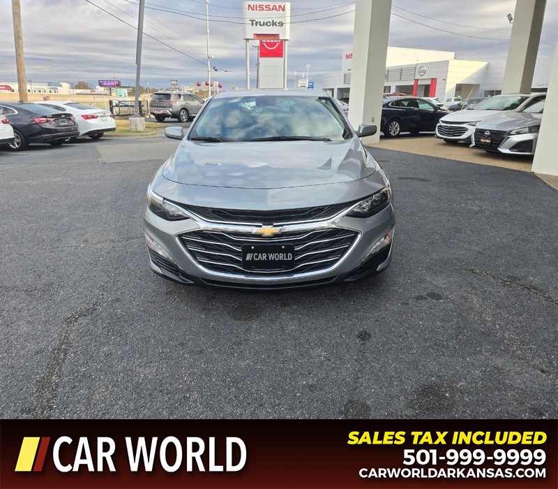 Chevrolet Malibu Vehicle Full-screen Gallery Image 2