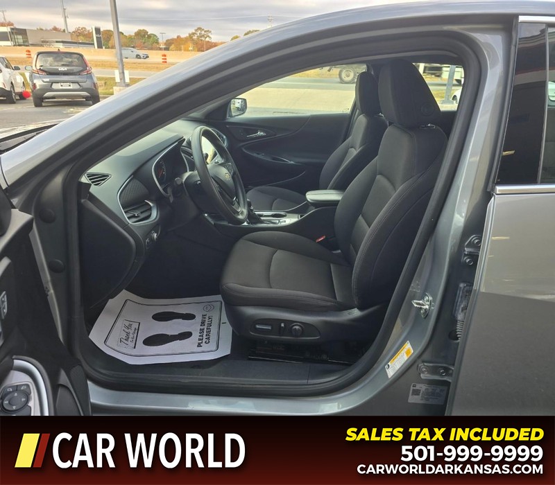 Chevrolet Malibu Vehicle Full-screen Gallery Image 8