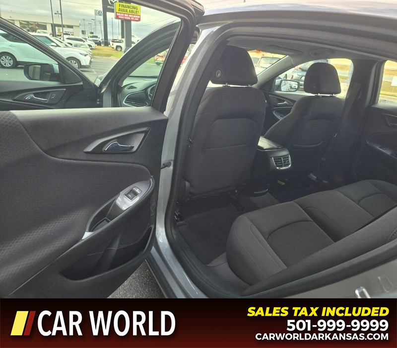 Chevrolet Malibu Vehicle Full-screen Gallery Image 9