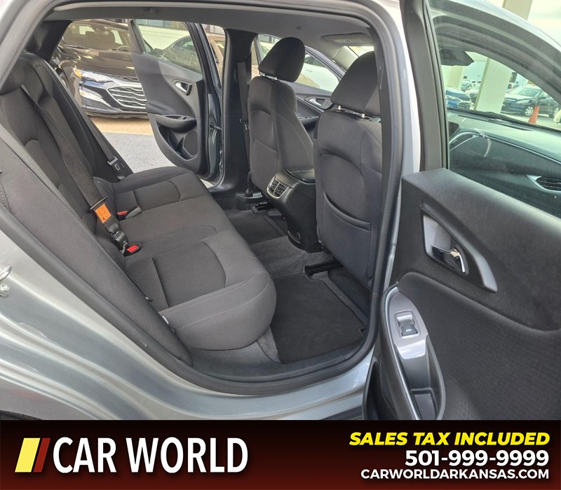 Chevrolet Malibu Vehicle Full-screen Gallery Image 12