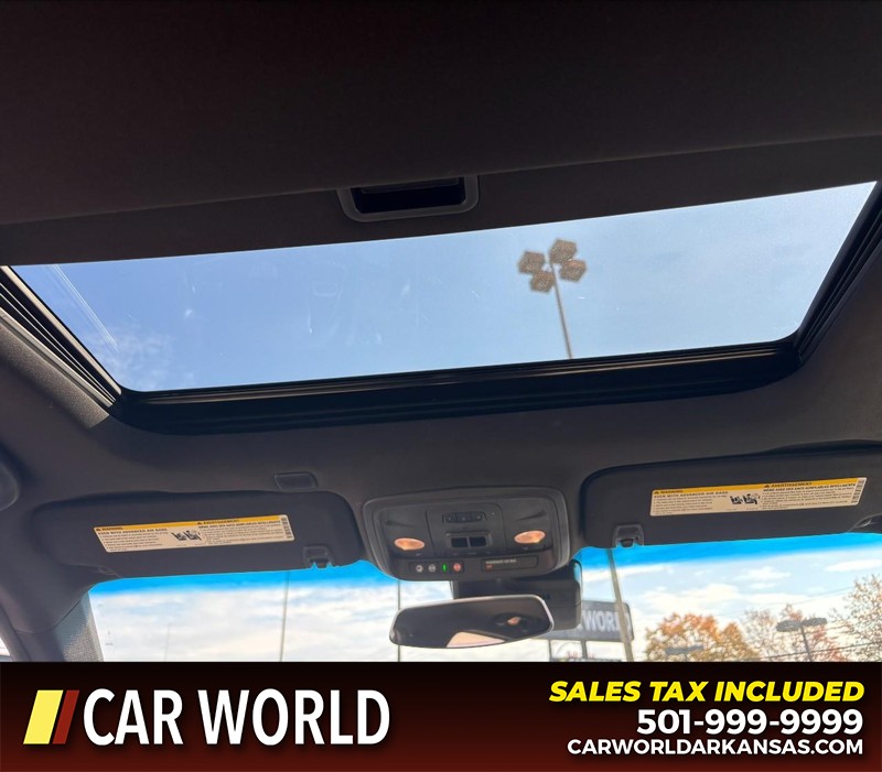 Cadillac ATS Sedan Vehicle Full-screen Gallery Image 12