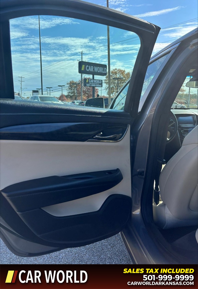 Cadillac ATS Sedan Vehicle Full-screen Gallery Image 15