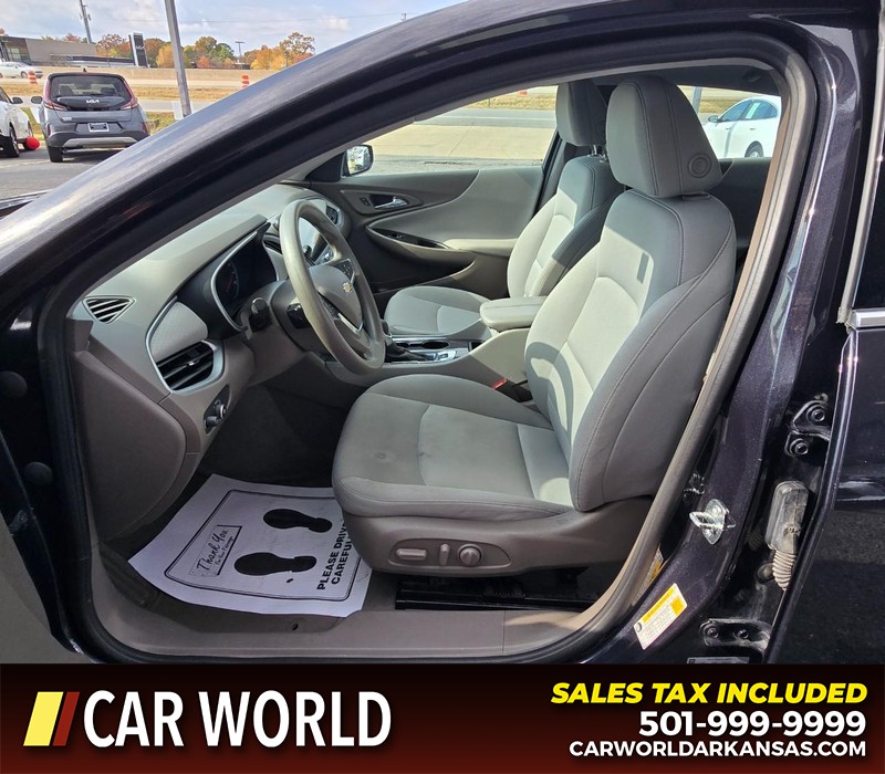 Chevrolet Malibu Vehicle Full-screen Gallery Image 8