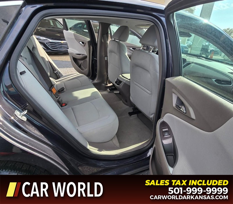 Chevrolet Malibu Vehicle Full-screen Gallery Image 12