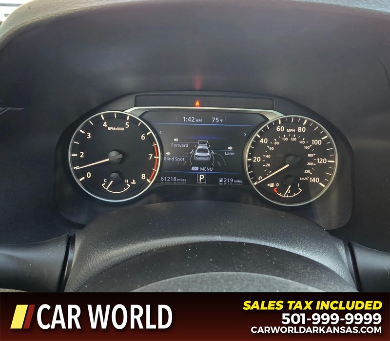 Nissan Altima Vehicle Full-screen Gallery Image 17