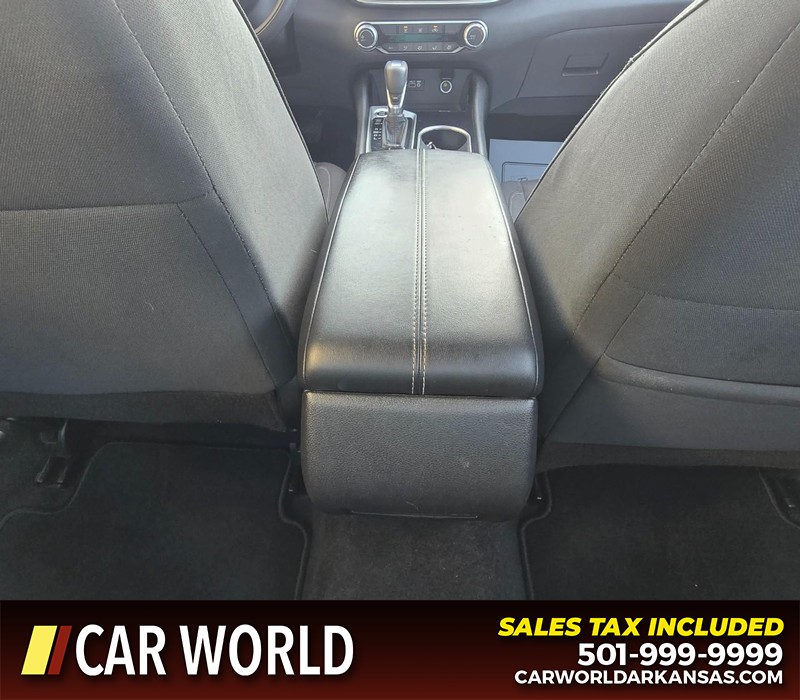 Nissan Altima Vehicle Full-screen Gallery Image 19