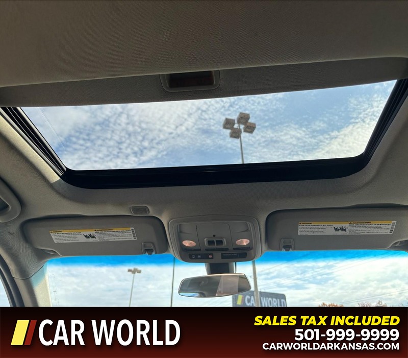 Acura MDX Vehicle Full-screen Gallery Image 12