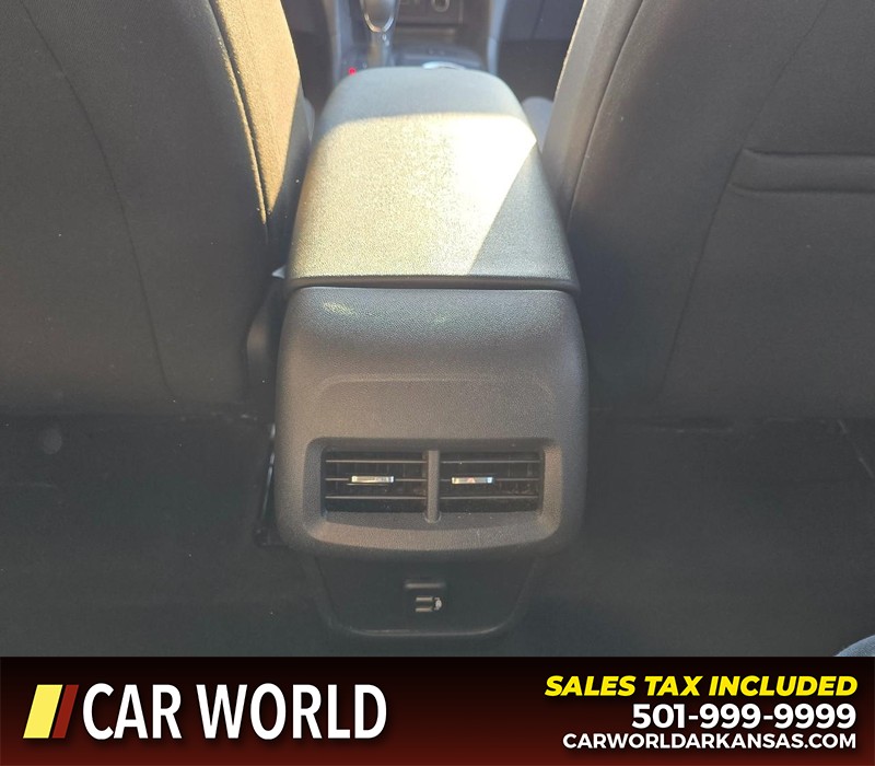 Chevrolet Equinox Vehicle Full-screen Gallery Image 19