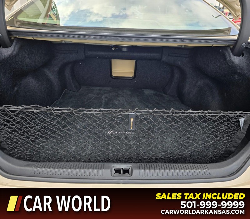 Lexus ES 350 Vehicle Full-screen Gallery Image 13