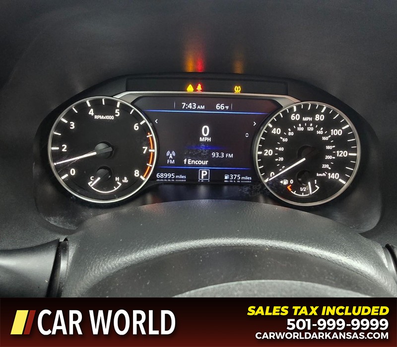 Nissan Altima Vehicle Full-screen Gallery Image 17