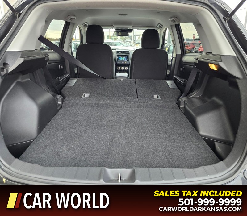 Mitsubishi Outlander Sport Vehicle Full-screen Gallery Image 14