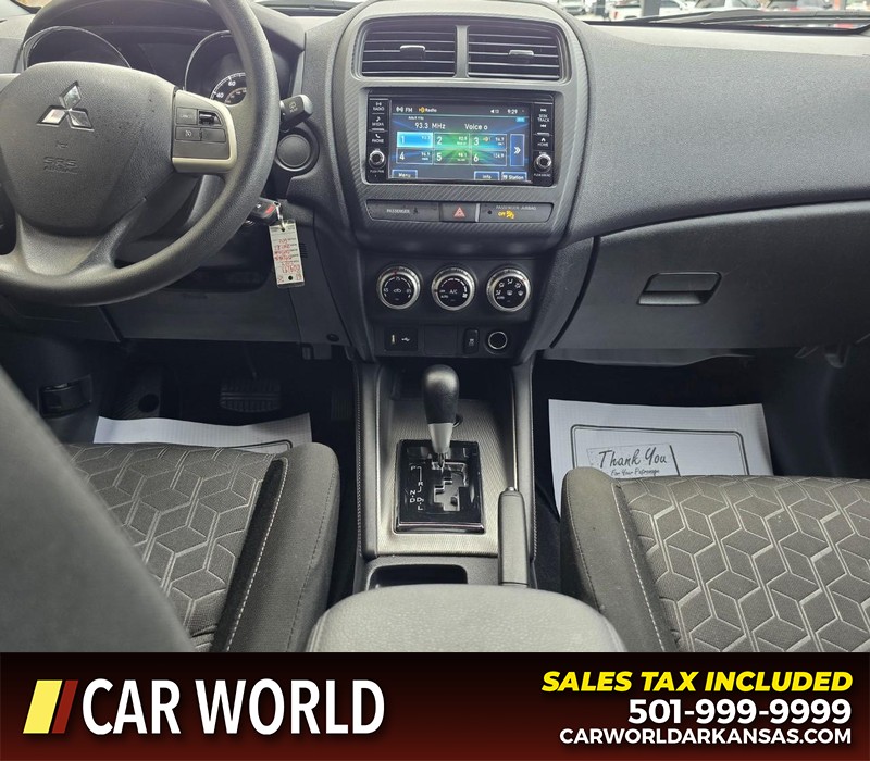 Mitsubishi Outlander Sport Vehicle Full-screen Gallery Image 18