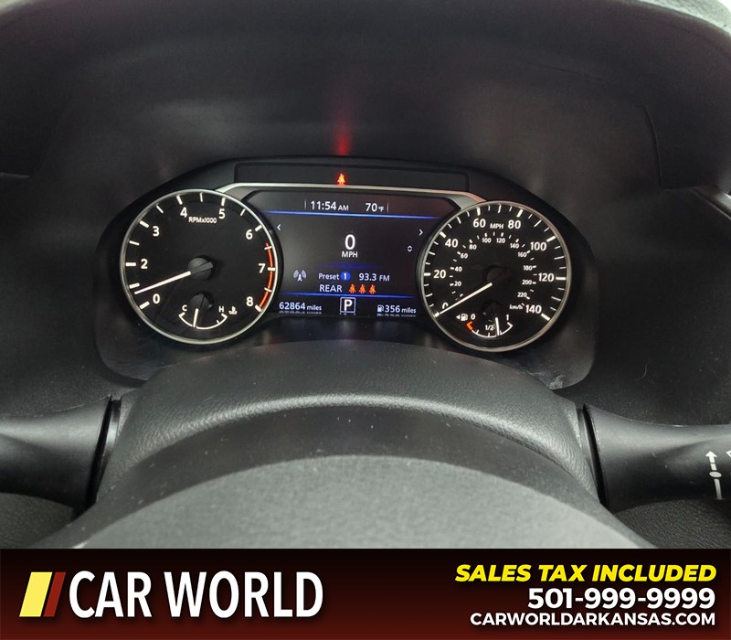 Nissan Altima Vehicle Full-screen Gallery Image 17