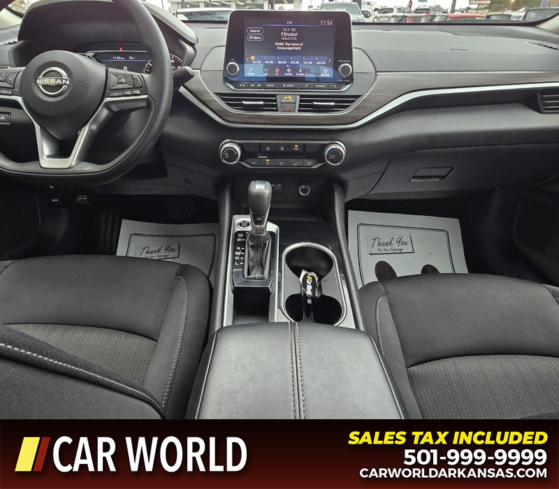 Nissan Altima Vehicle Full-screen Gallery Image 18