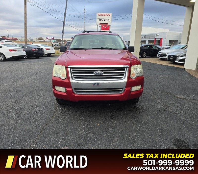 Ford Explorer Vehicle Full-screen Gallery Image 2