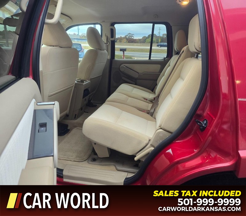 Ford Explorer Vehicle Full-screen Gallery Image 10