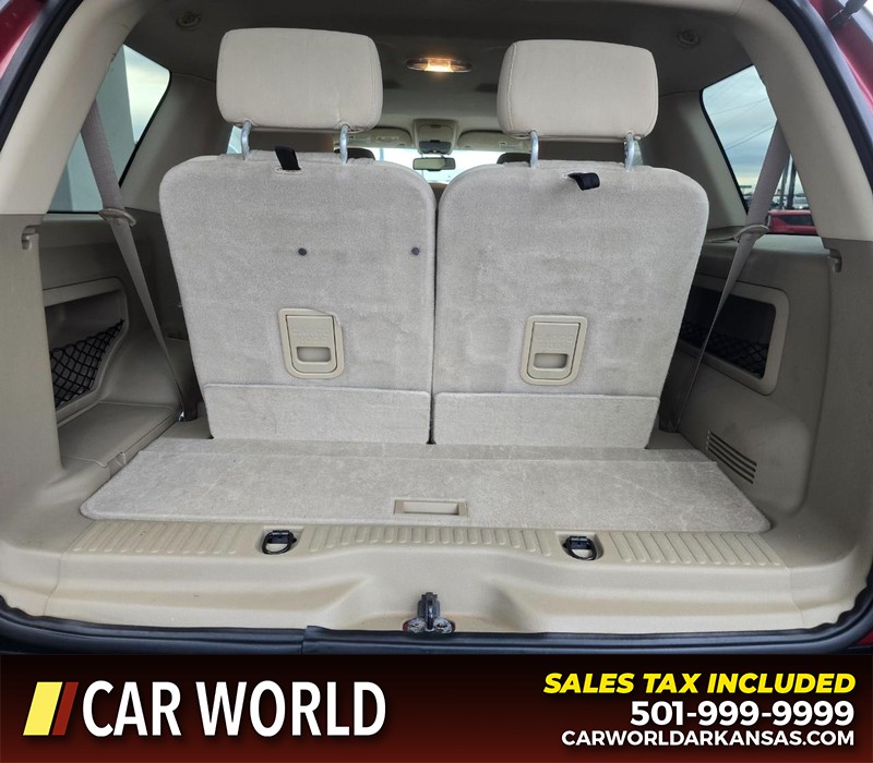 Ford Explorer Vehicle Full-screen Gallery Image 15