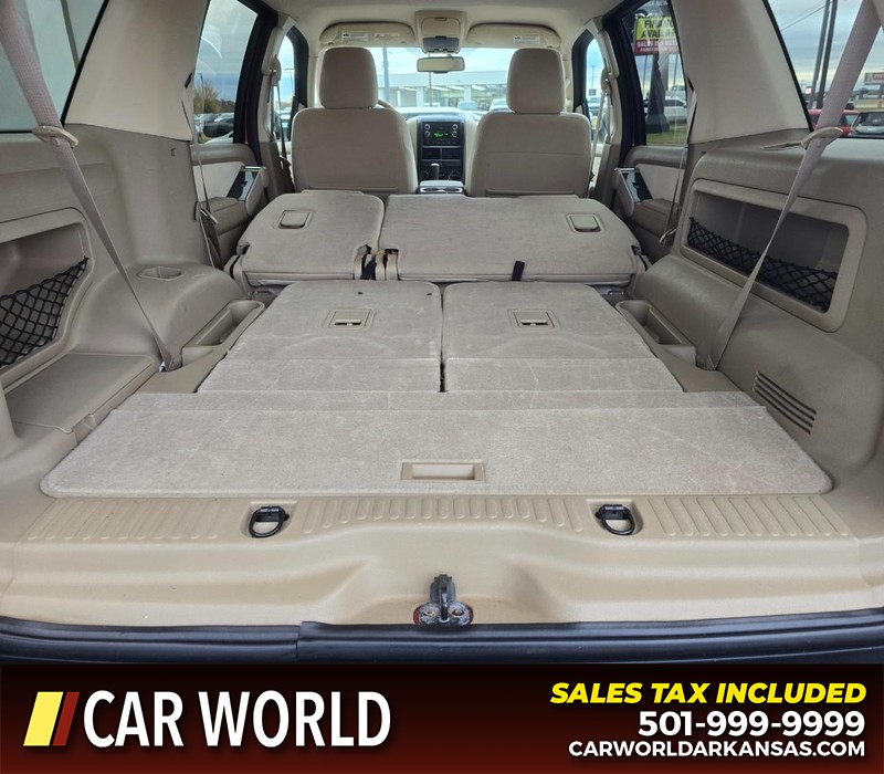 Ford Explorer Vehicle Full-screen Gallery Image 17