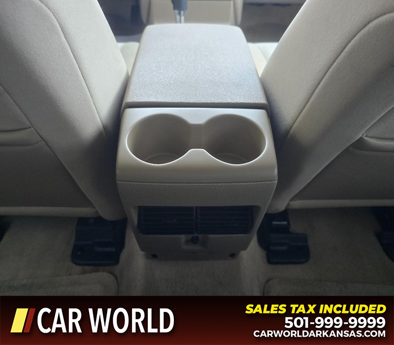 Ford Explorer Vehicle Full-screen Gallery Image 22