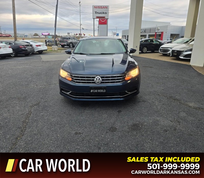 Volkswagen Passat Vehicle Full-screen Gallery Image 2