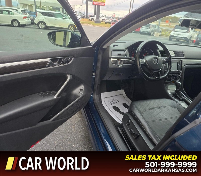 Volkswagen Passat Vehicle Full-screen Gallery Image 7