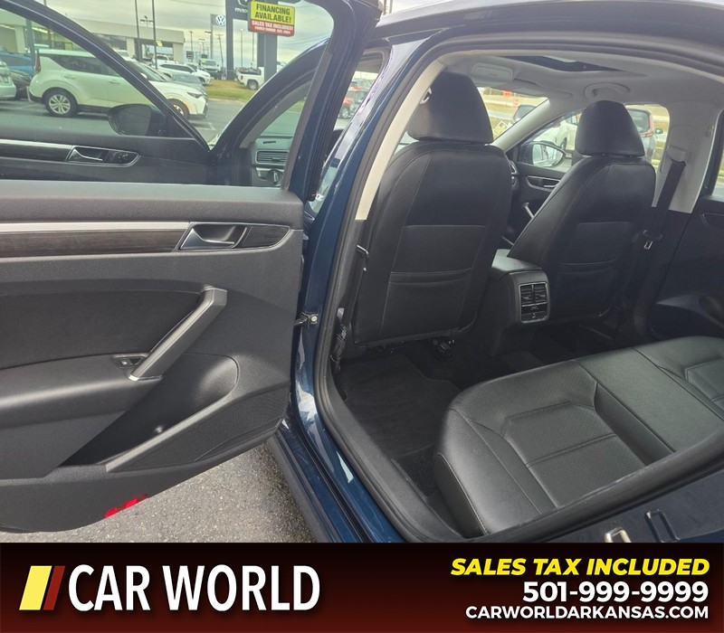 Volkswagen Passat Vehicle Full-screen Gallery Image 9