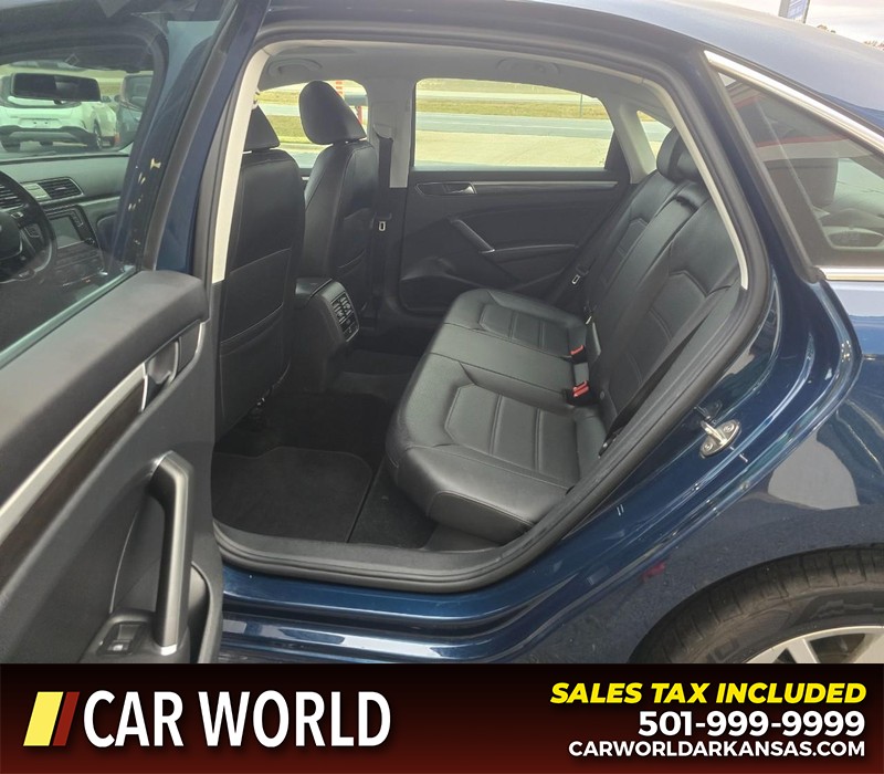 Volkswagen Passat Vehicle Full-screen Gallery Image 10