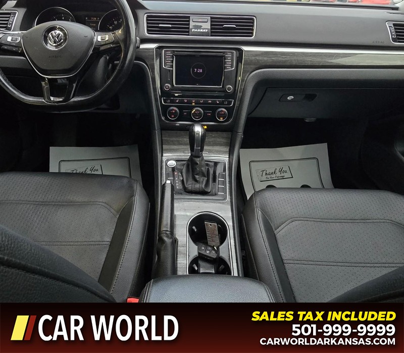 Volkswagen Passat Vehicle Full-screen Gallery Image 18