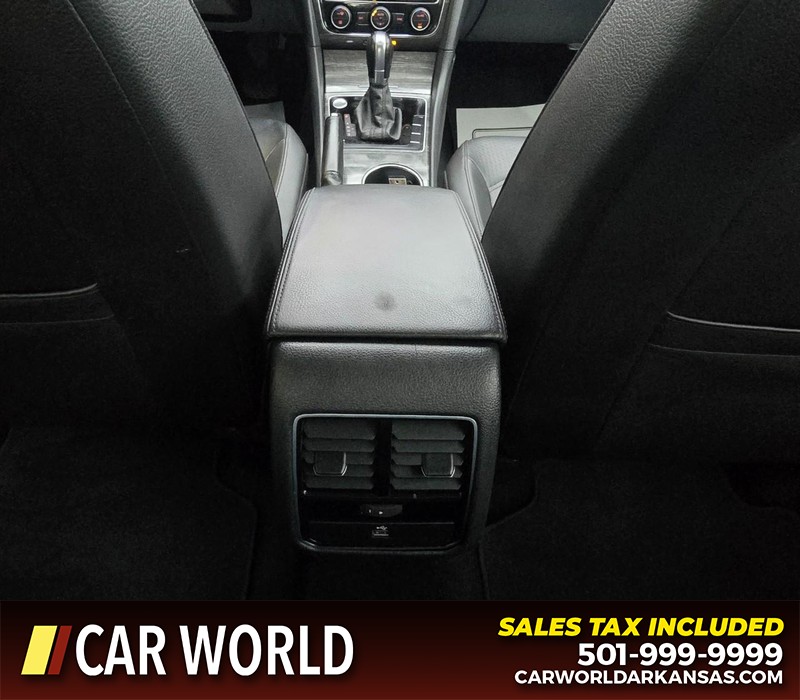 Volkswagen Passat Vehicle Full-screen Gallery Image 20